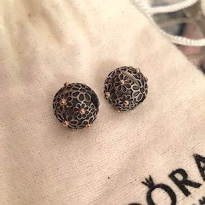 🌻100% AUTHENTIC PANDORA LAZY DAISY CLIP CHARMS x2